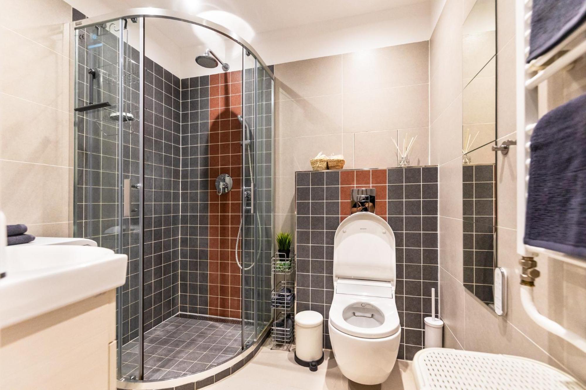 Quiet Apartment In New City Center, Nivy Братислава Екстер'єр фото