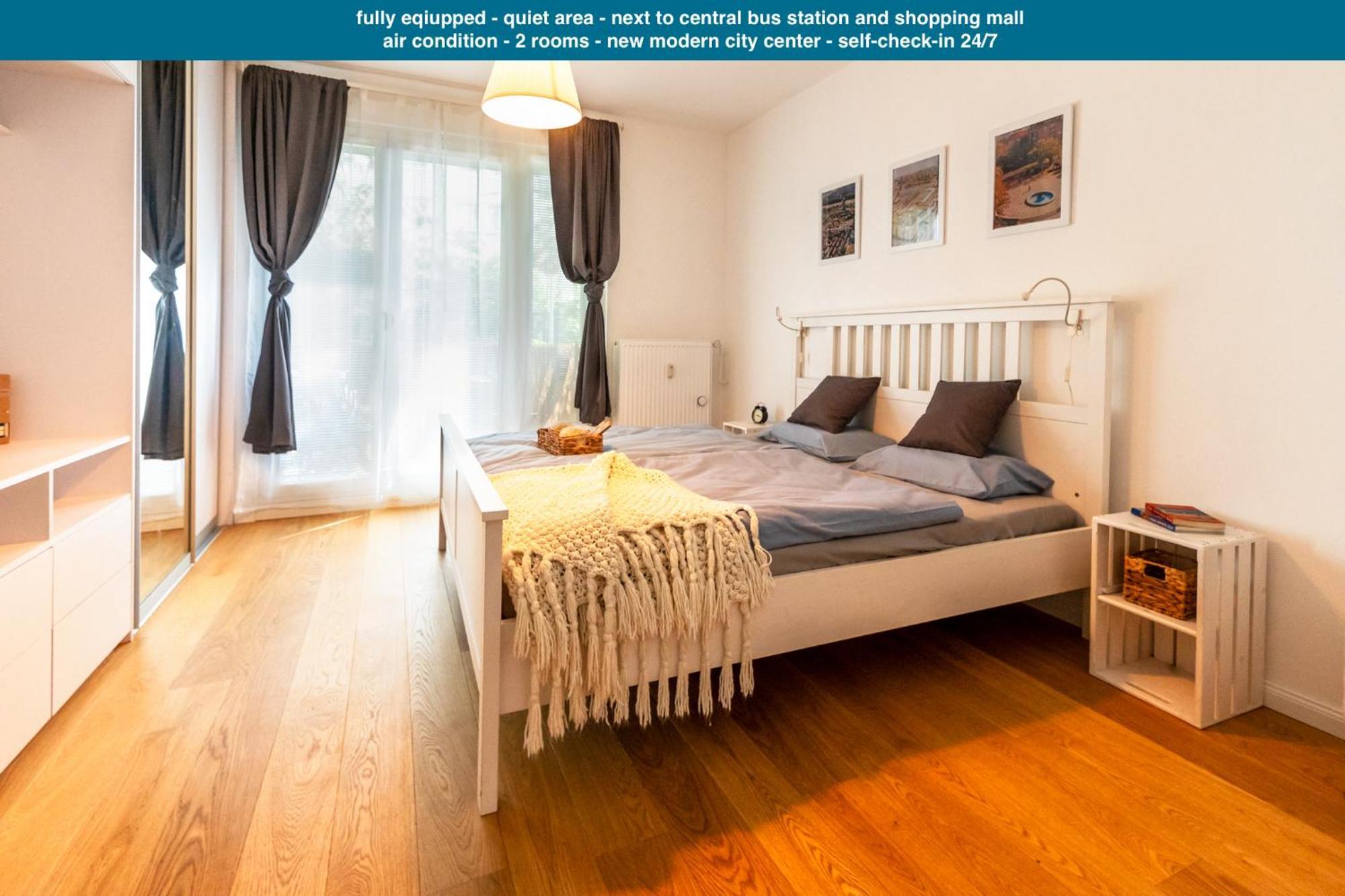 Quiet Apartment In New City Center, Nivy Братислава Екстер'єр фото